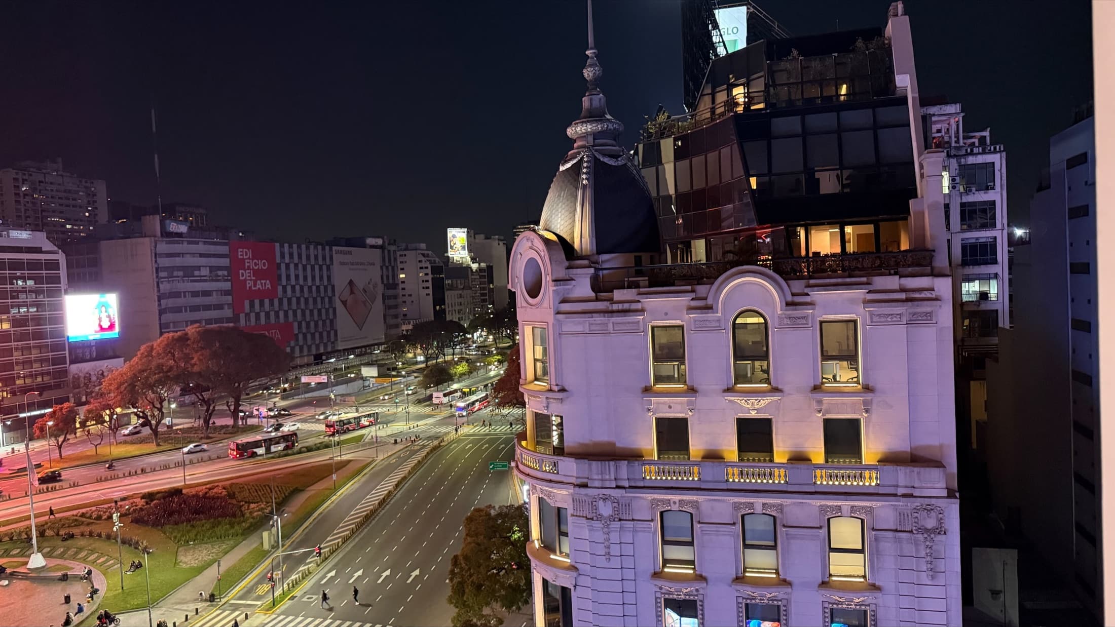 Avenida 9 de Julio de noche