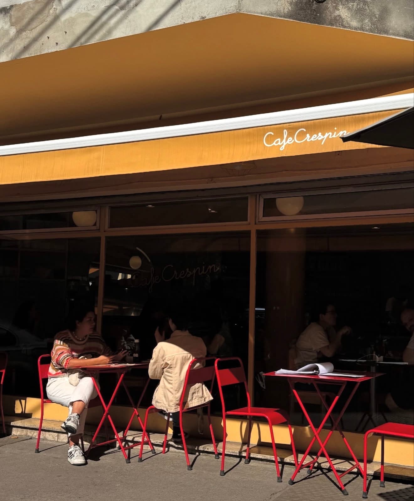 De esquina y luminoso, con clientela fija desde hace más de una década — foto 1 de 3