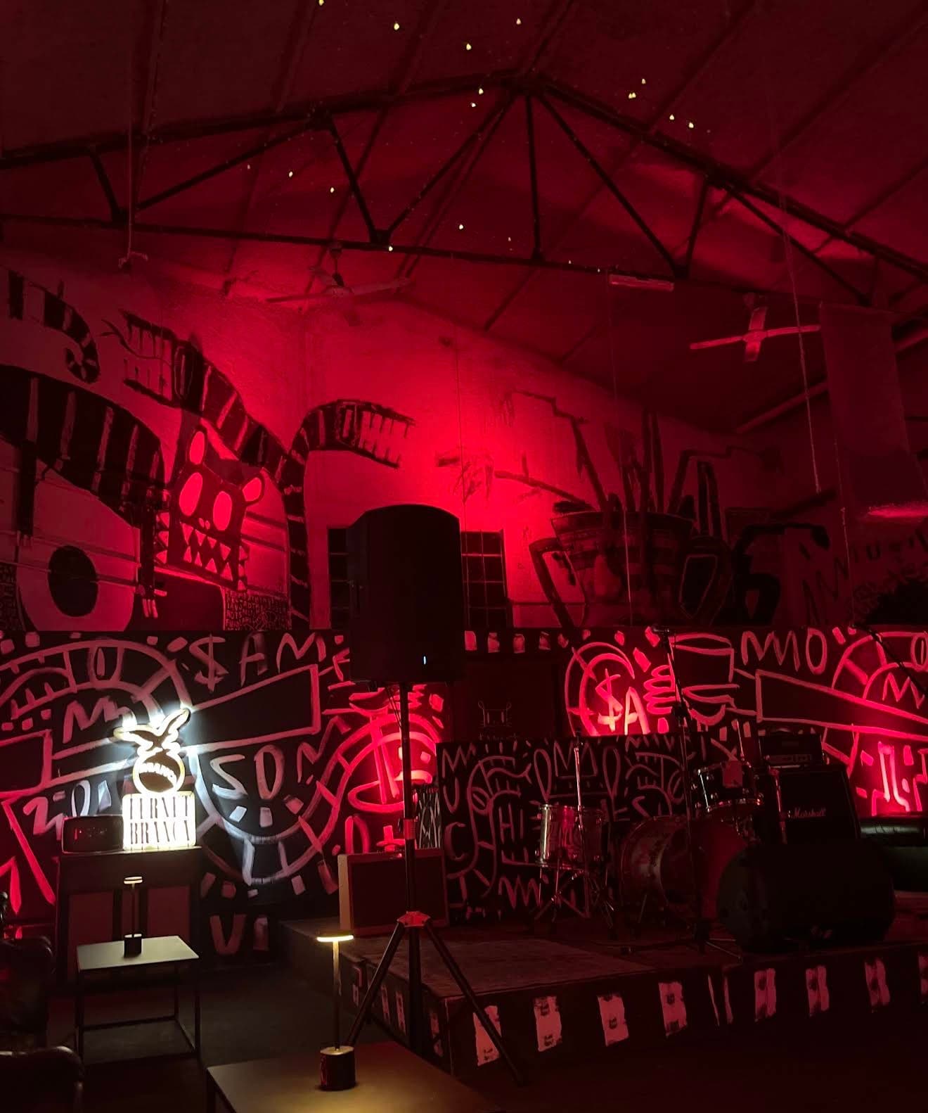 Bar de copas con identidad propia, con la música en vivo como eje — foto 1 de 2