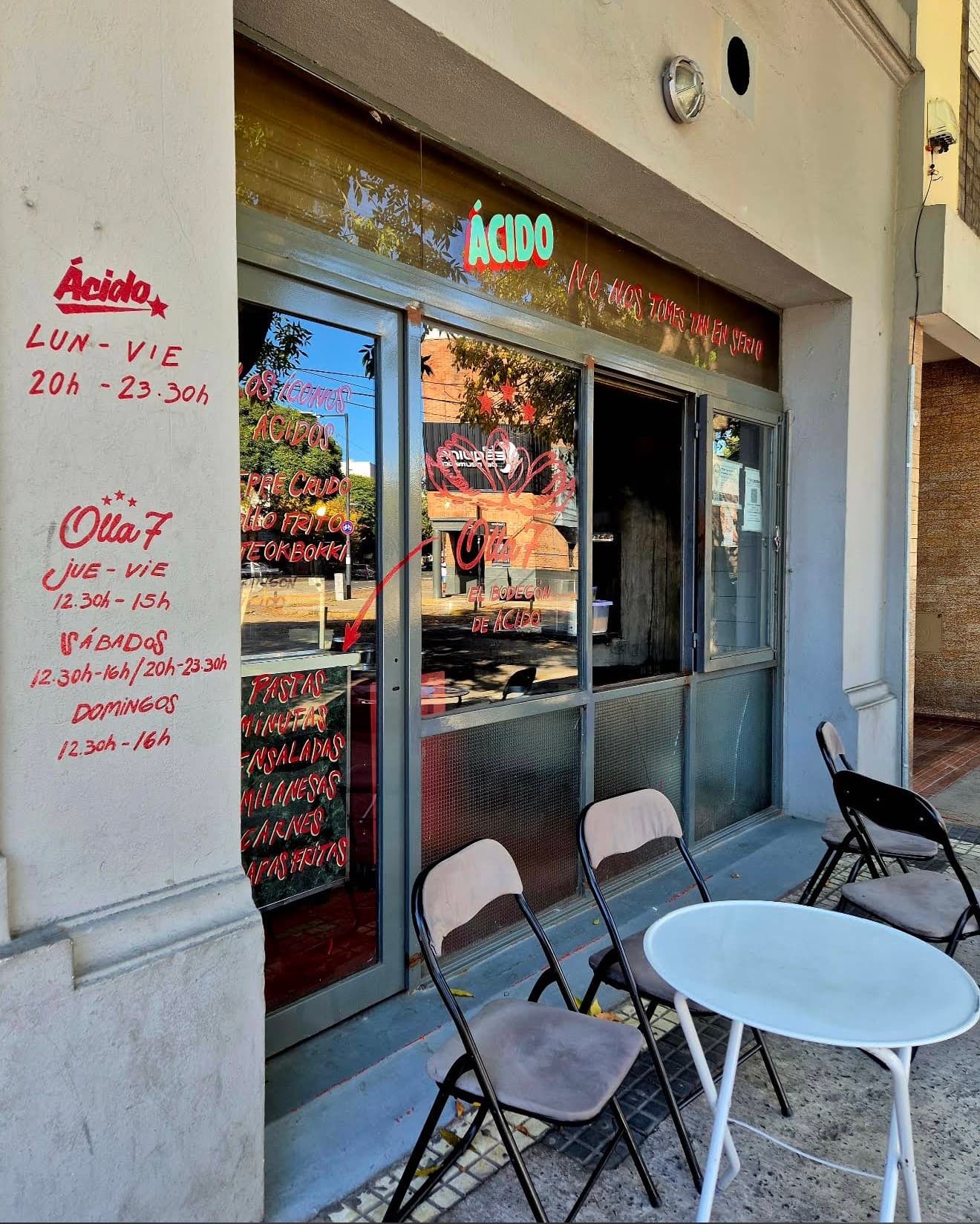 Casual, relajado, animado — foto 1 de 3